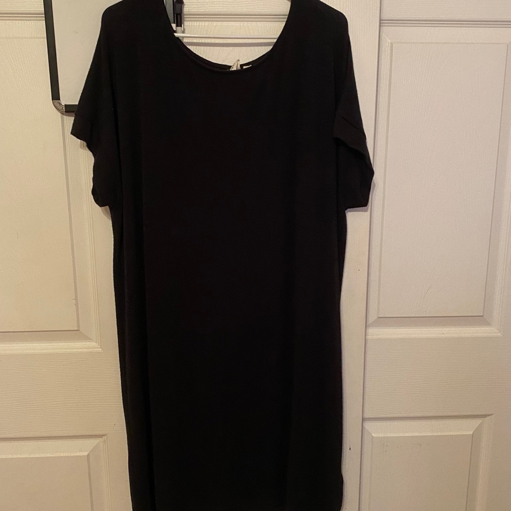 Black knee length stretchy dress